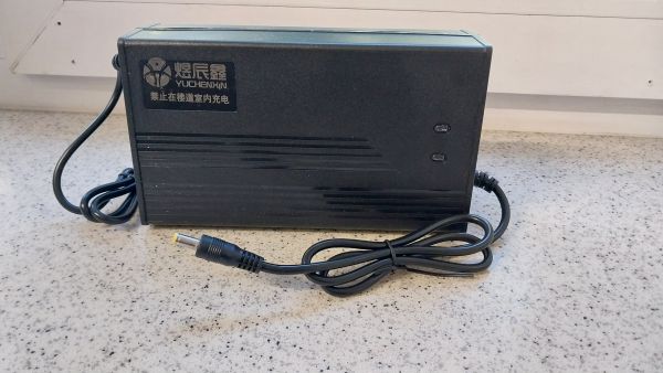 Зарядний пристрій для Li-ion 52 В 5 А