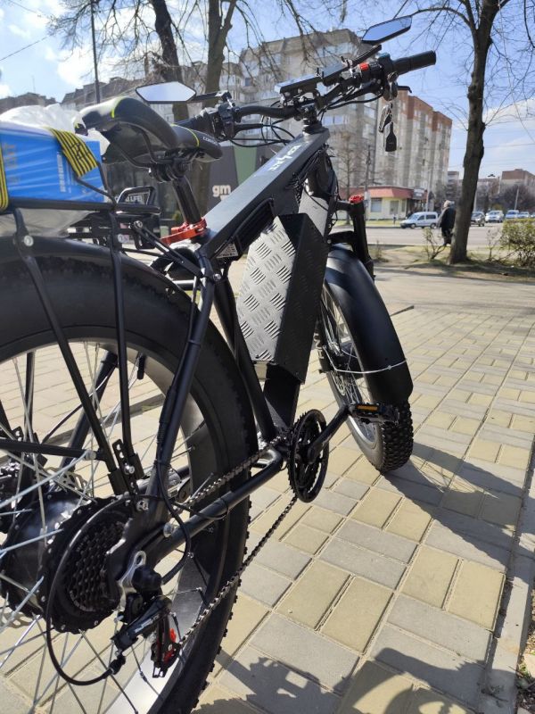 Повноприводний електрофетбайк EPLAT SUPERCHARGER 1500 QUATTRO